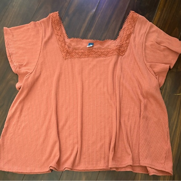 Old Navy Women's Blouse in Coral - Picture 2 of 3
